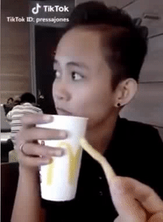 Hàm tiền đạo của em đâu.