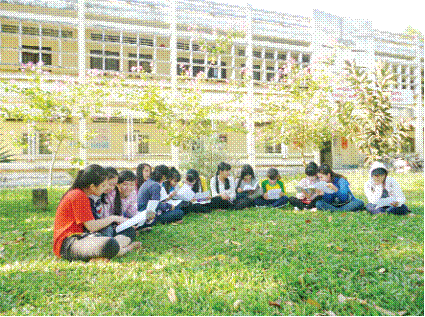 “Giành” học sinh dạy...miễn phí