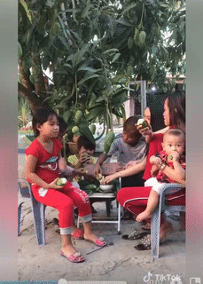 Phục vụ tận bàn.