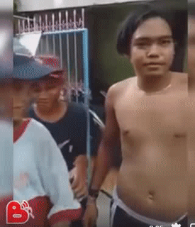 Nụ hôn bất ngờ.