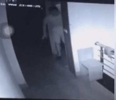 Trách ai bây giờ.