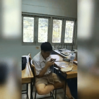 Như trò đùa Như trò đùa