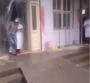 Anh quá nhiệt tình. Anh quá nhiệt tình.