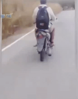 Thần thái quan trọng hơn.