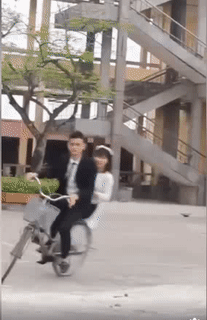 Hãy tin ở anh. Hãy tin ở anh.
