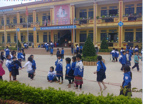 Phong trào nuôi heo đất khuyến học, giúp những học sinh khó khăn có thêm điều kiện đến trường. Ảnh TL Phong trào nuôi heo đất khuyến học, giúp những học sinh khó khăn có thêm điều kiện đến trường. Ảnh TL