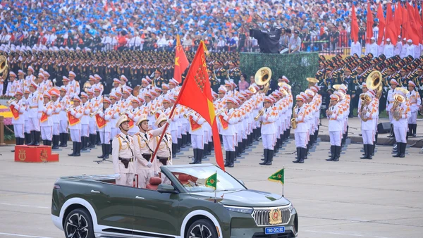 Khối diễu binh của lực lượng Công an tại A80. Ảnh: VGP/Nhật Bắc