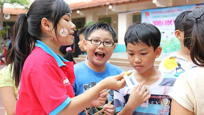Lớn lên cùng màu áo tình nguyện