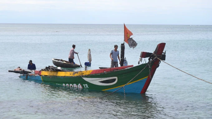 18 giờ kinh hoàng trên biển