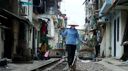 Đường sắt vốn đã trì trệ, nay lại dính nghi án tham nhũng. Đây là cơ hội để ngành này cải tổ. Ảnh: Như Ý