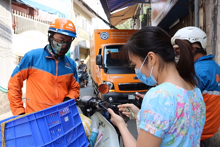 Lao động thất nghiệp vì Covid-19 chật vật mưu sinh
