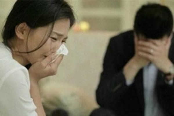 Bắt gian con rể trong khách sạn, mẹ vợ ngã ngửa khi “tiểu tam” là người không thể ngờ tới