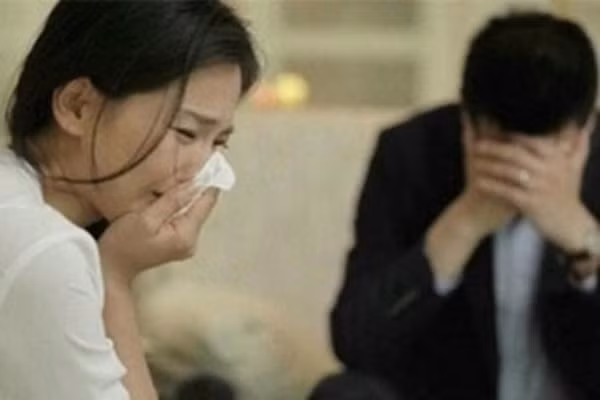 Bắt gian con rể trong khách sạn, mẹ vợ ngã ngửa khi “tiểu tam” là người không thể ngờ tới