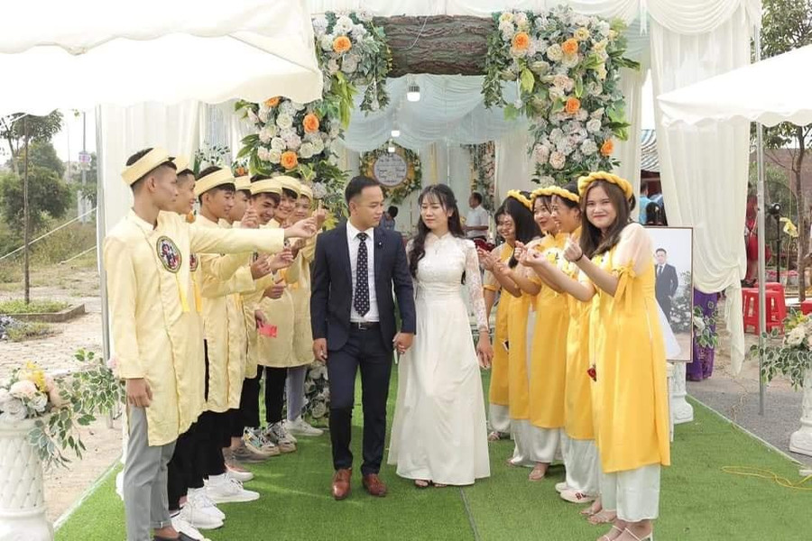 Cô dâu “dở khóc dở cười” vì tin nhầm thợ ảnh ảnh 2 Cô dâu “dở khóc dở cười” lên mạng kêu than vì tin nhầm thợ ảnh