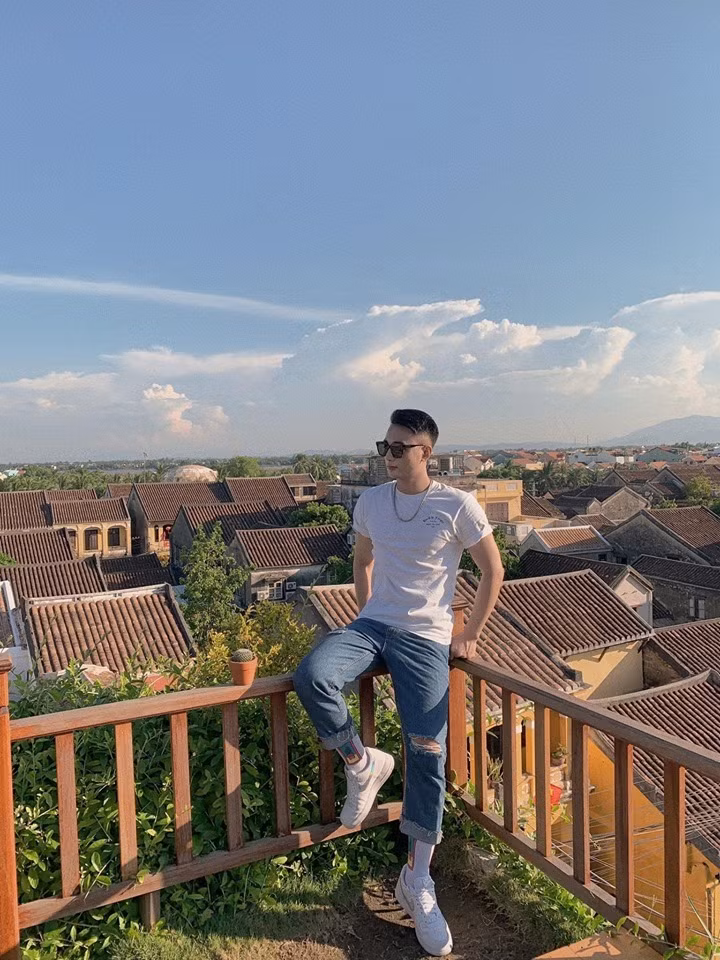 Cựu thí sinh Olympia “mọt sách” trở thành thầy giáo IELTS điển trai, năng động