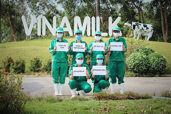 Nhân viên công ty Vinamilk gửi đến những “người hùng nơi tuyến đầu” lời động viên tinh thần ý nghĩa Nhân viên công ty Vinamilk gửi đến những “người hùng nơi tuyến đầu” lời động viên tinh thần ý nghĩa