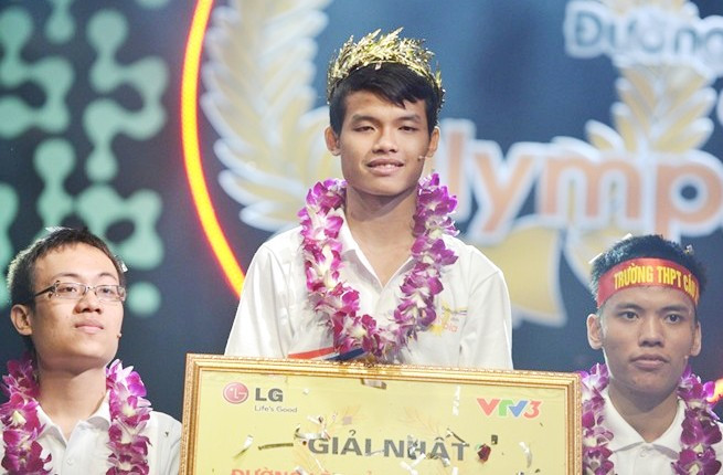 Chàng trai vô địch Đường lên đỉnh Olympia thích đá bóng dưới mưa