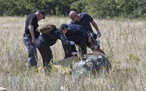 “MH17 bị trúng tên lửa không đối không”