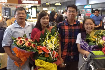 Gia đình nhà báo Hoàng Thảo Minh. Ảnh: TL