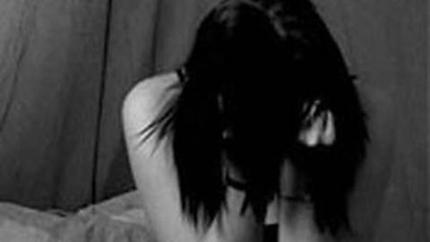 Vào tù vì tội hiếp dâm, ra khám lại cưỡng hiếp chị dâu