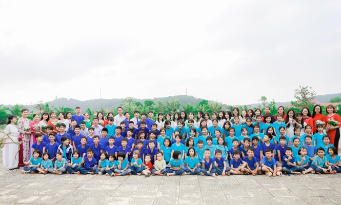 Cô học trò đặc biệt và ước mơ xây mái ấm cho trẻ em nghèo ảnh 2 Cô học trò đặc biệt và ước mơ xây mái ấm cho trẻ em nghèo - ảnh 3