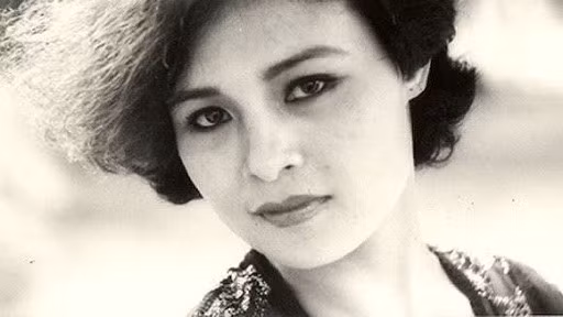 Tên tuổi của bà gắn liền với những vai diễn trong các vở kịch hết sức đặc biệt của thập niên 80 - 90 như: "Người đàn bà sau tấm cửa sổ xanh", "Tôi và chúng ta", "Em đẹp dần lên trong mắt anh", "Nghĩ về mình", "Ăn mày dĩ vãng", "Thầy khóa làng tôi", "Mùa hoa sữa"… Đặc biệt, NSND Hoàng Cúc cũng từng góp mặt trong nhiều bộ phim truyền hình như "Tướng về hưu", "Bỉ vỏ", "Sa bẫy", "Hồi chuông màu da cam", "Dòng sông khát vọng", "Kiếp phù du",..và mới đây là “Hoa hồng trên ngực trái”.