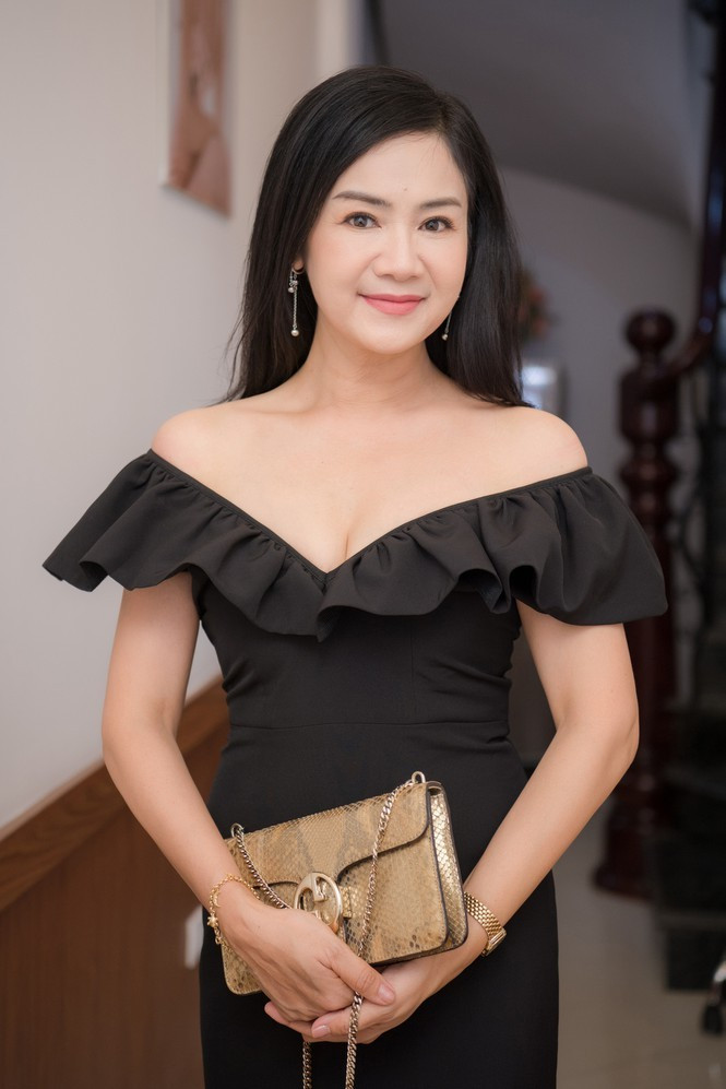 Nhan sắc đằm thắm và quyến rũ của Thu Hà ở thời điểm hiện tại. Nhan sắc đằm thắm và quyến rũ của Thu Hà ở thời điểm hiện tại.