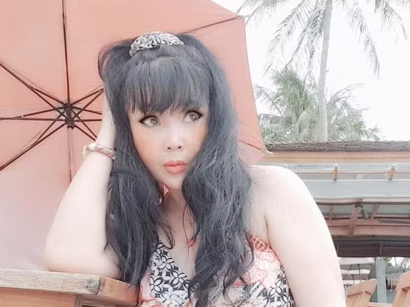 Tuy nhiên thời gian gần đây, nhan sắc nữ diễn viên không còn được khen ngợi như xưa vì nhiều người cho rằng chị lạm dụng thẩm mỹ.