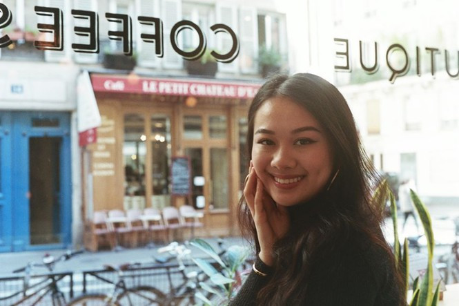 Không chỉ xinh đẹp, Yênli Nguyễn còn sở hữu thành tích học tập đáng nể, do vậy mà hồi tháng 5/2017, MC Kỳ Duyên từng tự hào chia sẻ việc Yênli Nguyễn được 3 trường Đại học nổi tiếng tại Anh quốc nhận vào học. Không chỉ xinh đẹp, Yênli Nguyễn còn sở hữu thành tích học tập đáng nể, do vậy mà hồi tháng 5/2017, MC Kỳ Duyên từng tự hào chia sẻ việc Yênli Nguyễn được 3 trường Đại học nổi tiếng tại Anh quốc nhận vào học.
