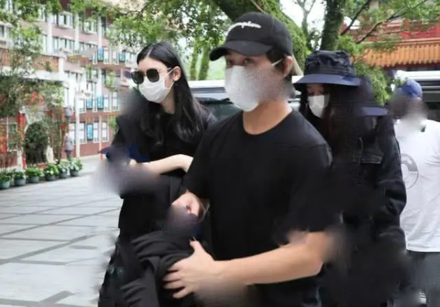 ‘Vua sòng bài’ Macau vừa mất,con trai và con gái đã sứt mẻ tình cảm ảnh 2 ‘Vua sòng bài’ Macau vừa mất,con trai và con gái đã sứt mẻ tình cảm ảnh 2