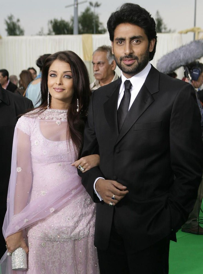 Hoa hậu Aishwarya Rai và chồng là cặp đôi quyền lực nhất nhì làng giải trí Ấn Độ. Hoa hậu Aishwarya Rai và chồng là cặp đôi quyền lực nhất nhì làng giải trí Ấn Độ.