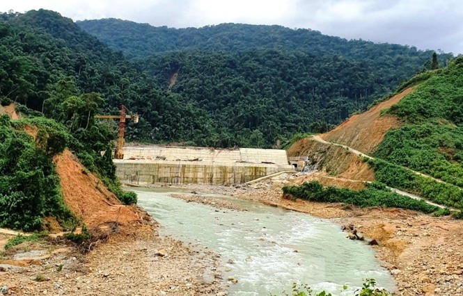 Chặn dòng tại đập bê tông Rào Trăng 3 tìm kiếm người mất tích ảnh 1 Đề xuất bước tìm kiếm mới đối với người mất tích tại Rào Trăng 3 - ảnh 1