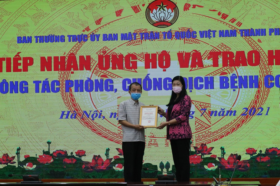 Hà Nội tiếp nhận 100 bộ nghìn bộ test nhanh Covid-19 “made in Vietnam” -0