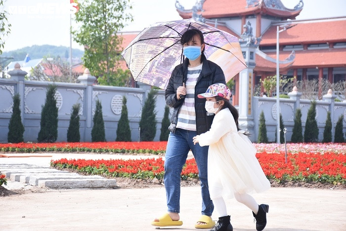 Ảnh: Chiều mùng 1 Tết vắng lặng tại tâm dịch Chí Linh - 6