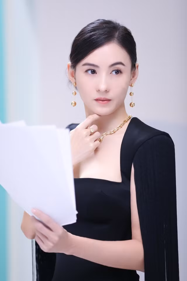 Ảnh tuyệt sắc của Trương Bá Chi năm 12 tuổi gây 