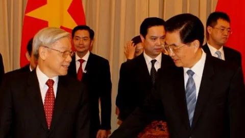Tổng Bí thư Nguyễn Phú Trọng trong cuộc gặp năm 2011 với Tổng Bí thư Trung Quốc. Ảnh: Trí Dũng