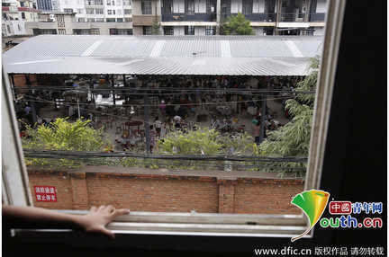 Cha quan chức Trung Quốc chết, tổ chức đám ma siêu sang