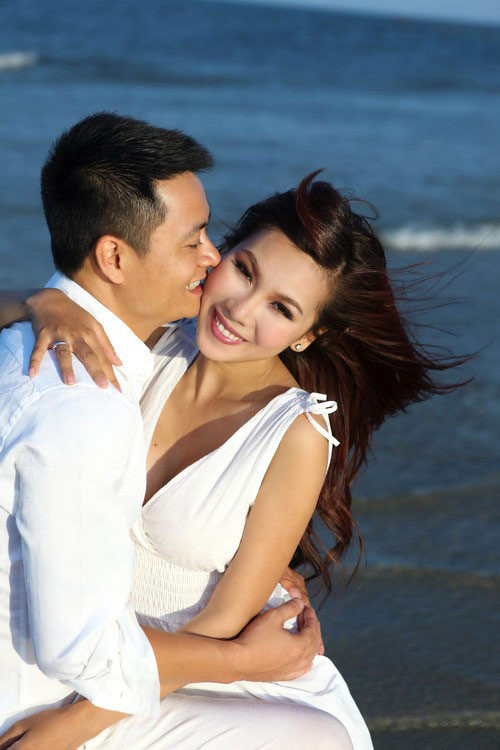 Hạnh phúc ngắn ngủi của ca sĩ Vầng trăng khóc