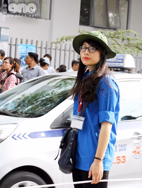 Đáng yêu nữ sinh tình nguyện Ngoại thương