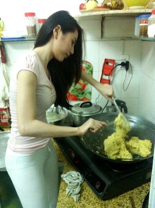 Những nàng dâu vừa xinh vừa đảm trong showbiz Việt