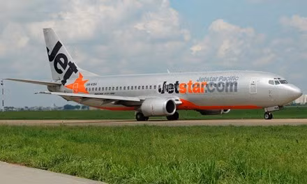 Máy bay Jetstar báo cháy do lông chim bám vào cảm biến