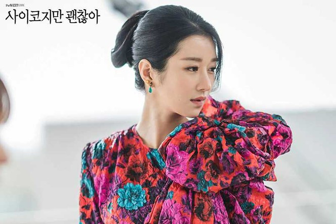 8 bộ trang phục trong “Điên Thì Có Sao” giúp Seo Ye Ji trở thành biểu tượng thời trang mới ảnh 1 8 bộ trang phục trong Điên Thì Có Sao giúp Seo Ye Ji trở thành biểu tượng thời trang mới - ảnh 1