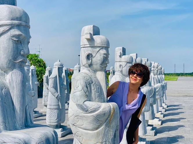 MC Diễm Quỳnh chia sẻ chuyến đi công tác khảo sát show mới. Người hâm mộ đồng loạt phản ứng dữ dội ngóng chờ show mới của MC gạo cội. MC Diễm Quỳnh chia sẻ chuyến đi công tác khảo sát show mới. Người hâm mộ đồng loạt phản ứng dữ dội ngóng chờ show mới của MC gạo cội.
