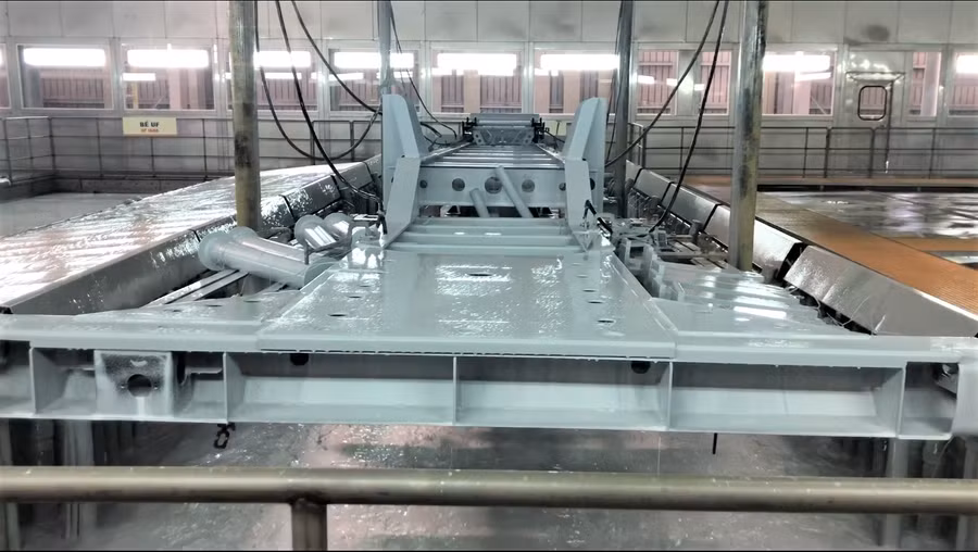 Dây chuyền sơn tĩnh điện (ED) nhúng toàn bộ sơmi rơmoóc.