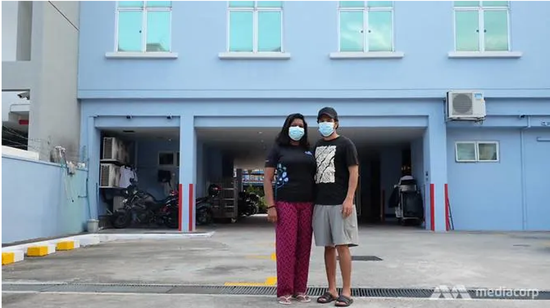 Hai vợ chồng Brahim Casseem và Dilka Dilukshi bị mắc kẹt ở Singapore gần ba tháng. Ảnh: Matthew Mohan/CNA. Hai vợ chồng Brahim Casseem và Dilka Dilukshi bị mắc kẹt ở Singapore gần ba tháng. Ảnh: Matthew Mohan/CNA.