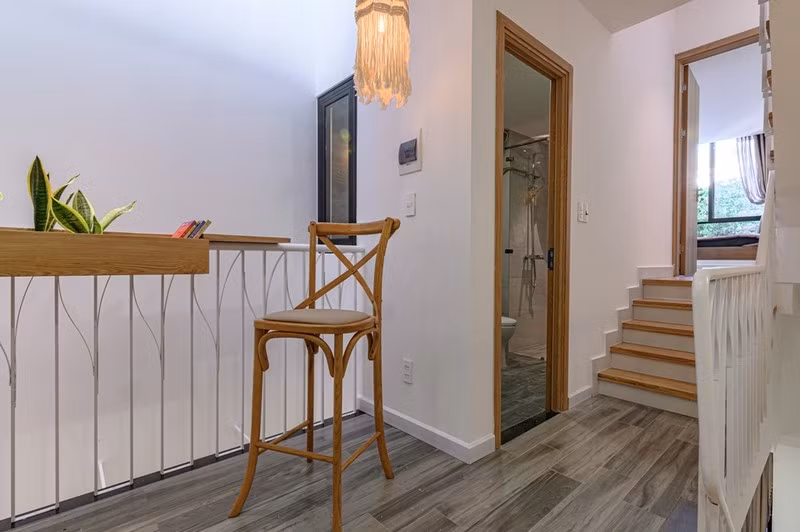 Một không gian đọc sách ở tầng hai.