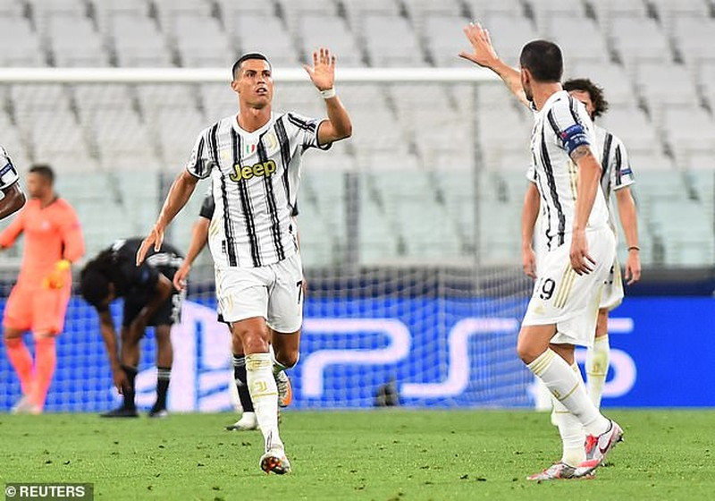 Ronaldo lập cú đúp trong trận gặp Lyon nhưng vẫn không thể giúp Juventus đi tiếp. ẢNH: REUTERS. Ronaldo lập cú đúp trong trận gặp Lyon nhưng vẫn không thể giúp Juventus đi tiếp. ẢNH: REUTERS.