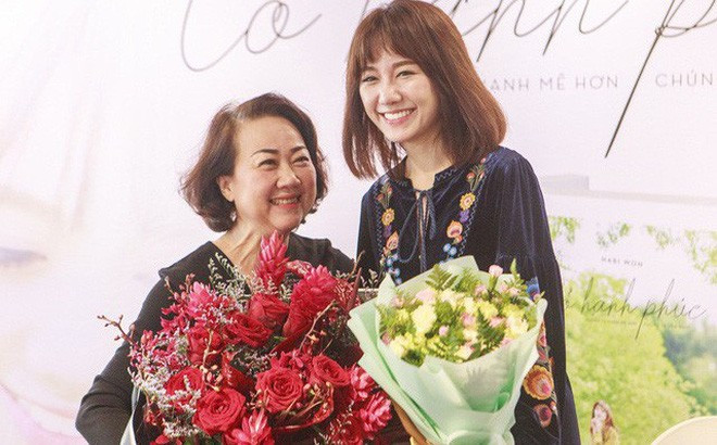 Mẹ chồng từng bí mật đến tham dự sự kiện của nữ ca sĩ. Mẹ chồng từng bí mật đến tham dự sự kiện của nữ ca sĩ.