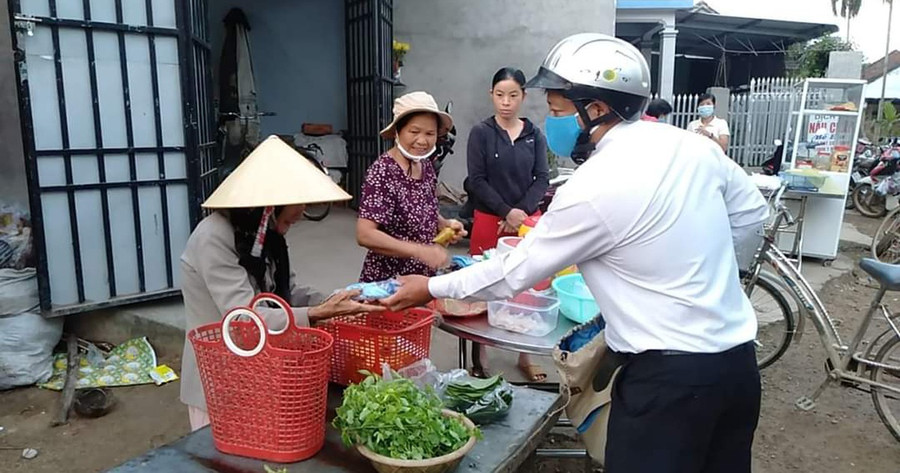 Thầy giáo thầm lặng góp sức phòng, chống dịch Covid-19