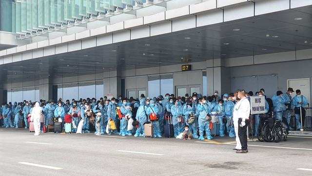 290 hành khách đi chuyến bay thí điểm trả phí trọn gói từ Hàn Quốc về Việt Nam 290 hành khách đi chuyến bay thí điểm trả phí trọn gói từ Hàn Quốc về Việt Nam